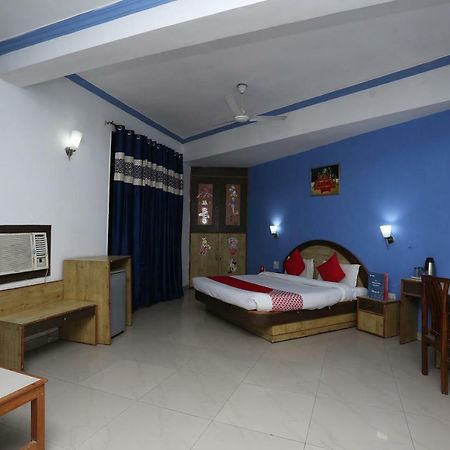 Oyo 5667 Katra Continental Hotel Eksteriør billede