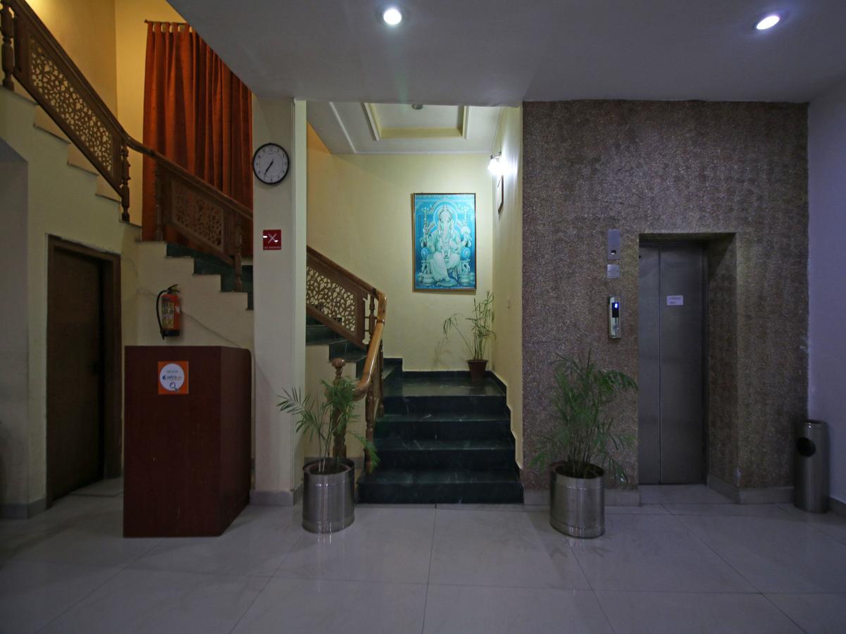 Oyo 5667 Katra Continental Hotel Eksteriør billede
