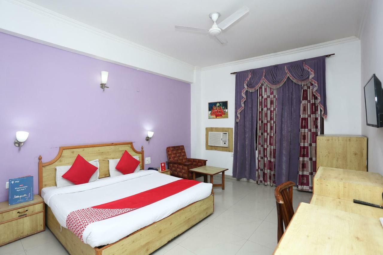 Oyo 5667 Katra Continental Hotel Eksteriør billede