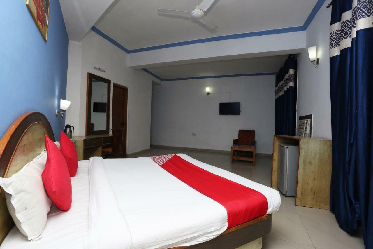 Oyo 5667 Katra Continental Hotel Eksteriør billede