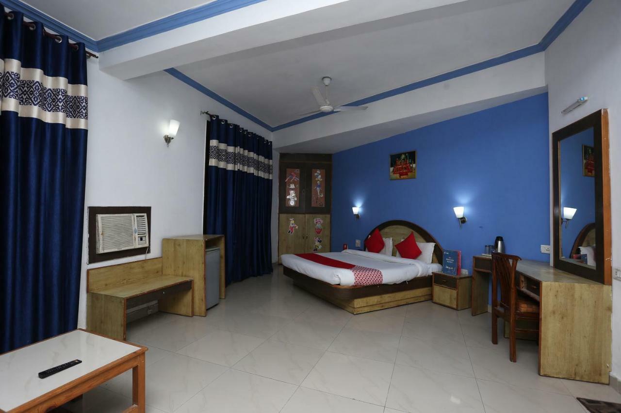 Oyo 5667 Katra Continental Hotel Eksteriør billede