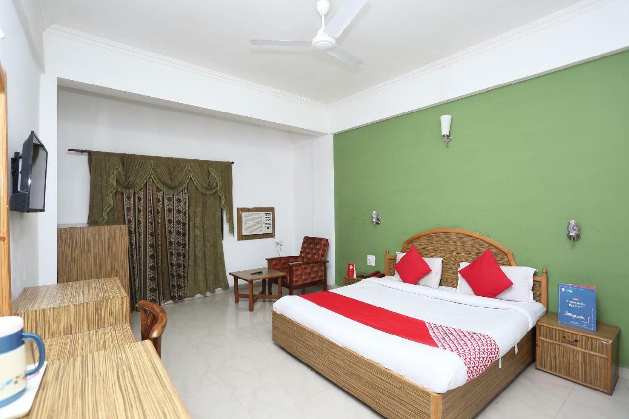 Oyo 5667 Katra Continental Hotel Eksteriør billede